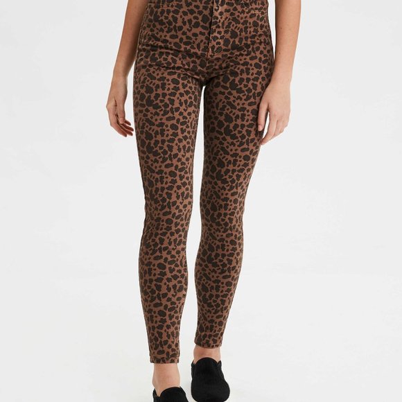 American Eagle Outfitters Denim - 🎉HP🎉 American Eagle animal print jeans
